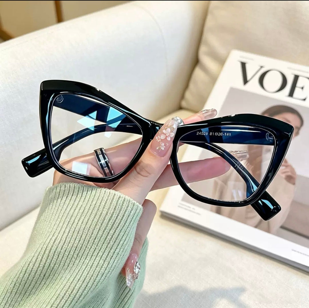 Retro Cat Eye Glasses – Trendy UV Protection Frames for Women