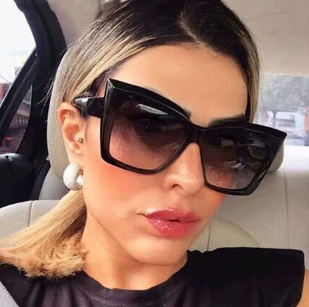 Trendy Cat-Eye black frame with UV protection Sunglasses