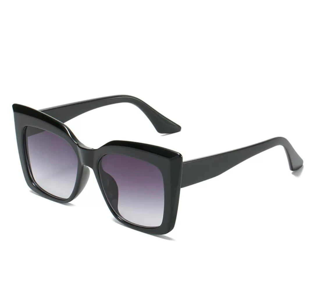 Trendy Cat-Eye black frame with UV protection Sunglasses