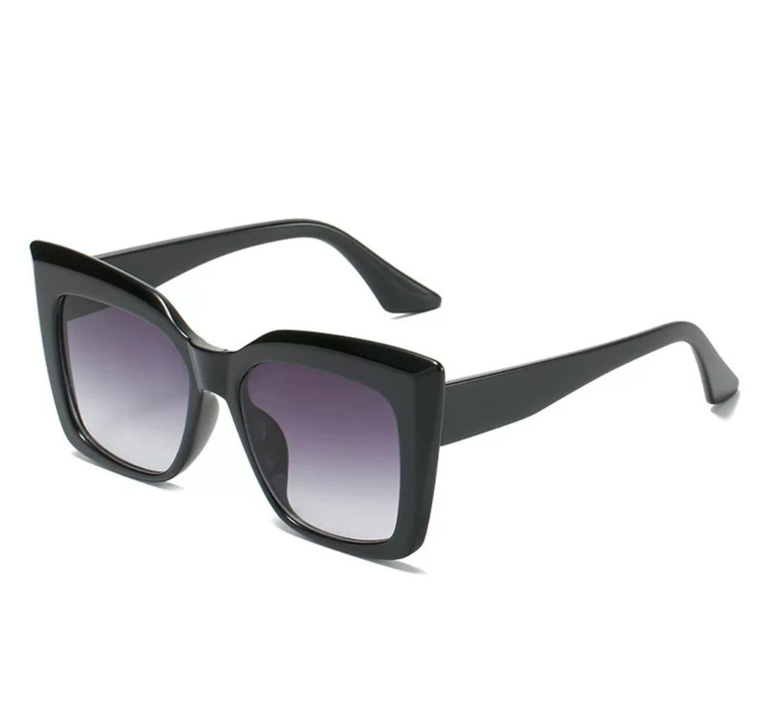 Trendy Cat-Eye black frame with UV protection Sunglasses