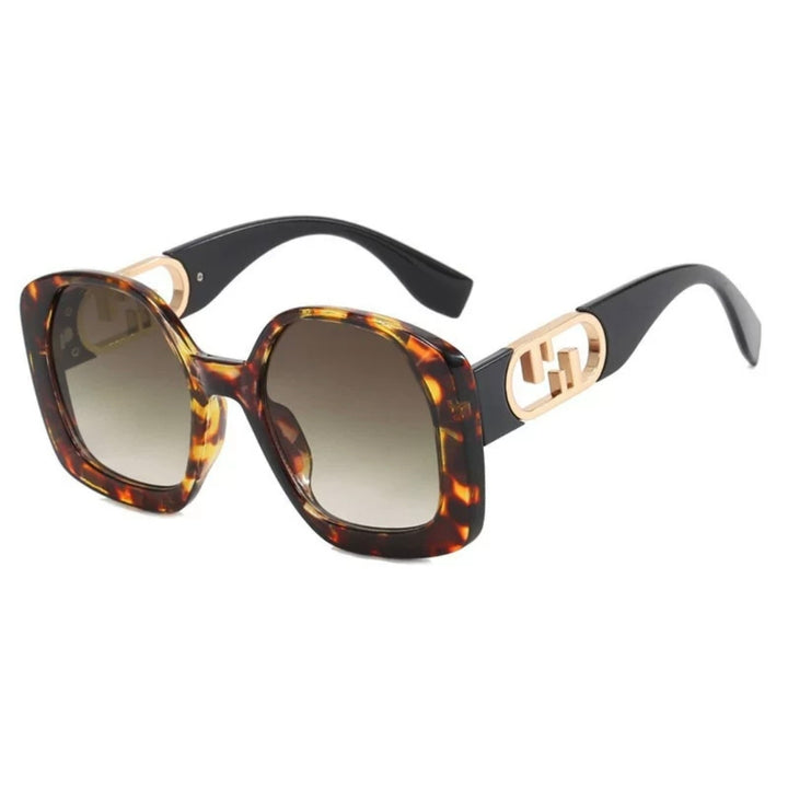 Square Sunglasses – Tortoiseshell Frame with Gold Logo Chain Temple | Influencer Street Style