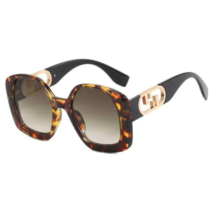 Square Sunglasses – Tortoiseshell Frame with Gold Logo Chain Temple | Influencer Street Style - AR trading hub